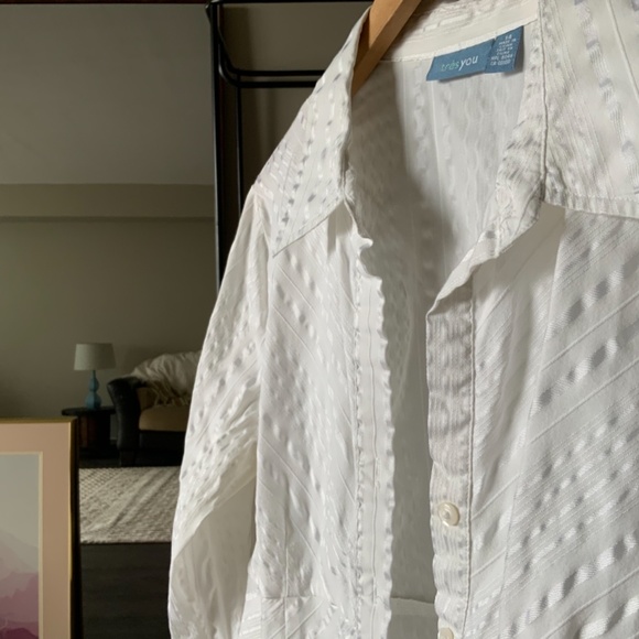 White Detailed Button Down - Picture 3 of 4